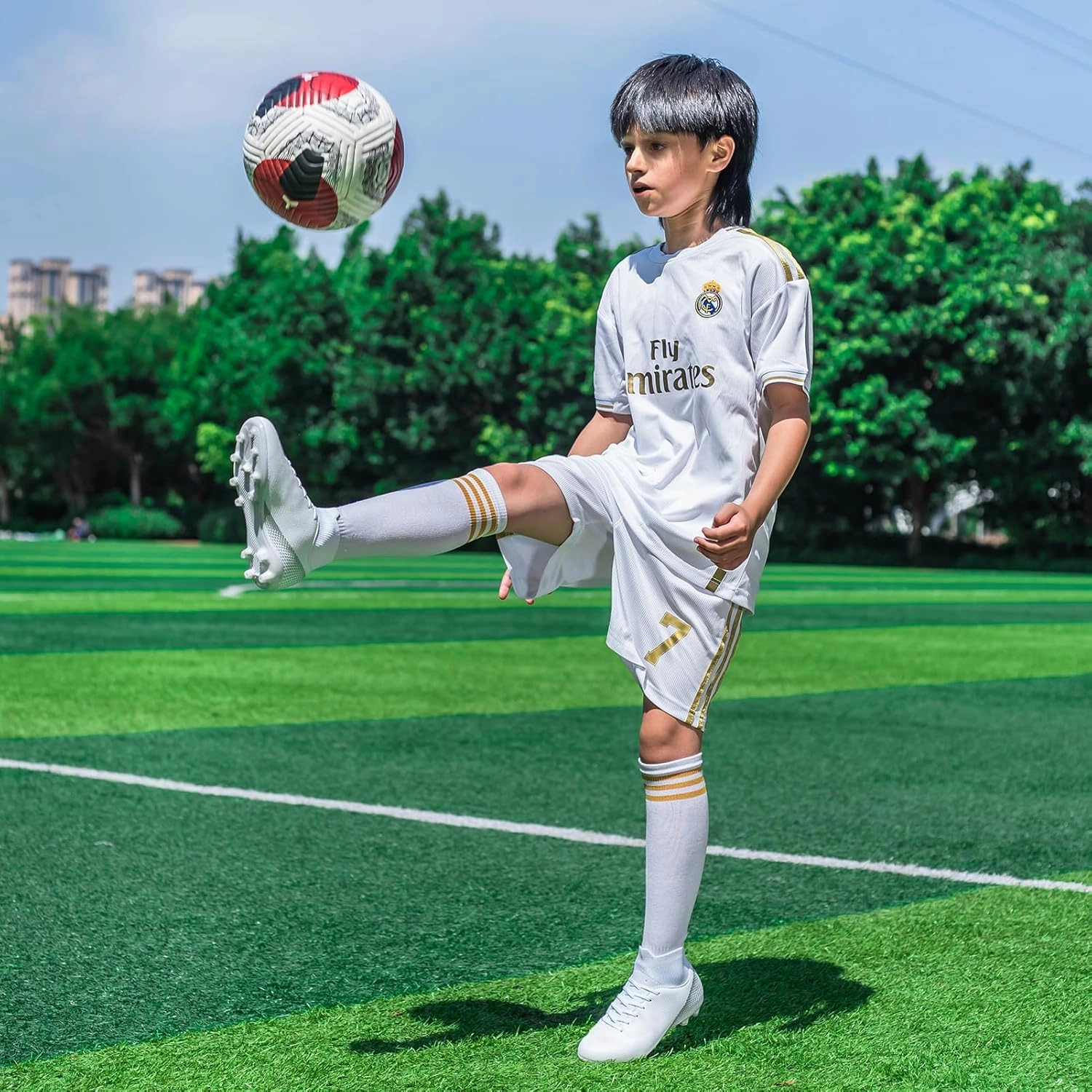 Boys Girls Soccer Cleats Kids Athletic Football Shoes Professional Training Sneakers