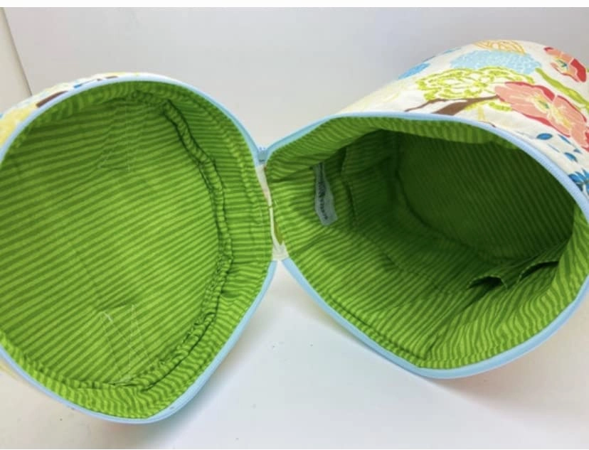 Essential Oil Diffuser Bag travel storage case Desert Mist Large with padded pockets holds 12 bottles carrying handle (hummingbirds)