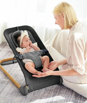 Fodoss Baby Bouncer,Portable Seat for Infants, Ergonomic Design Baby Bouncer Chair, Bouncer for Babies 0-12 Months, Black