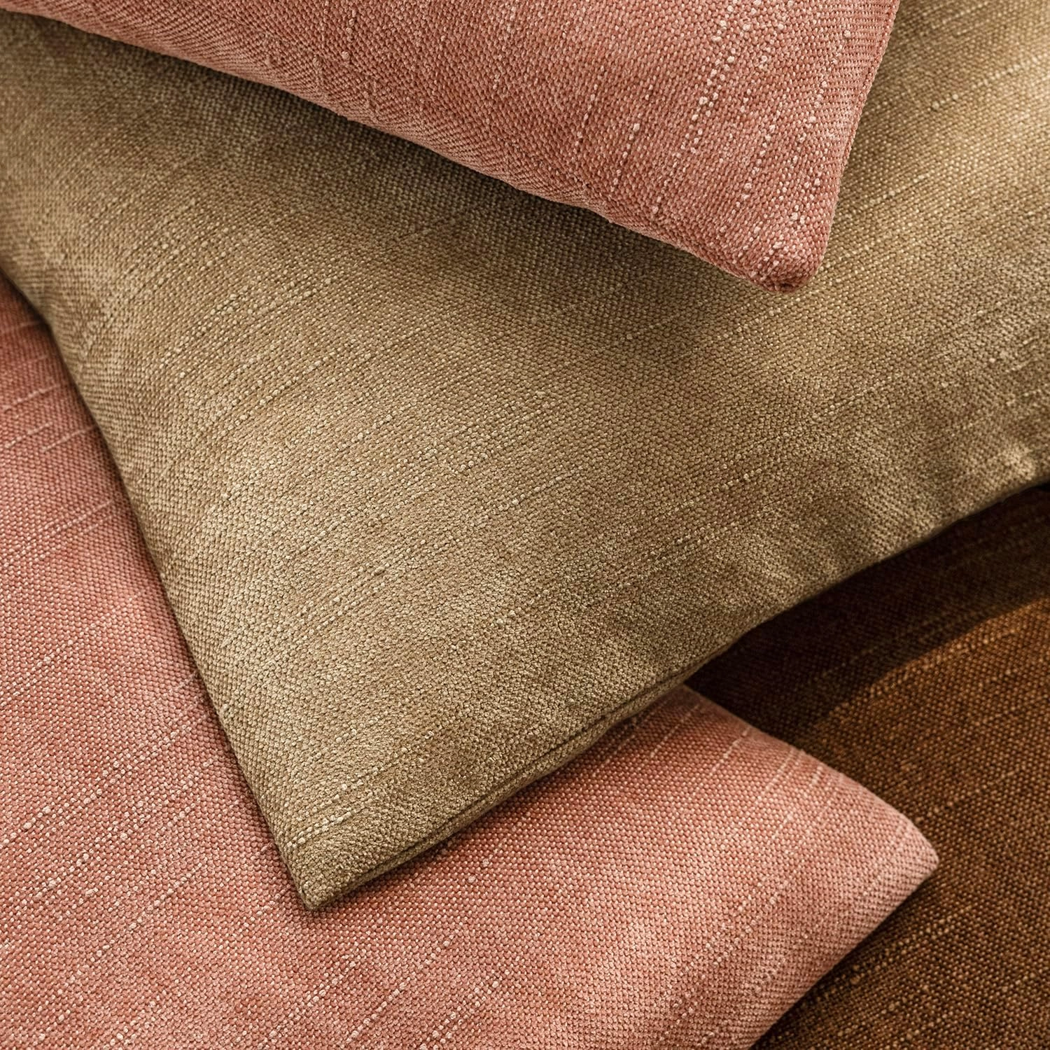 Foindtower Pack of 2 Textured Chenille Throw Decorative Pillow Covers Square Accent Solid Cushion Cover Neutral Farmhouse Pillow Case for Couch Sofa Bedroom Living Room 20x20 Inch,Dusty Pink