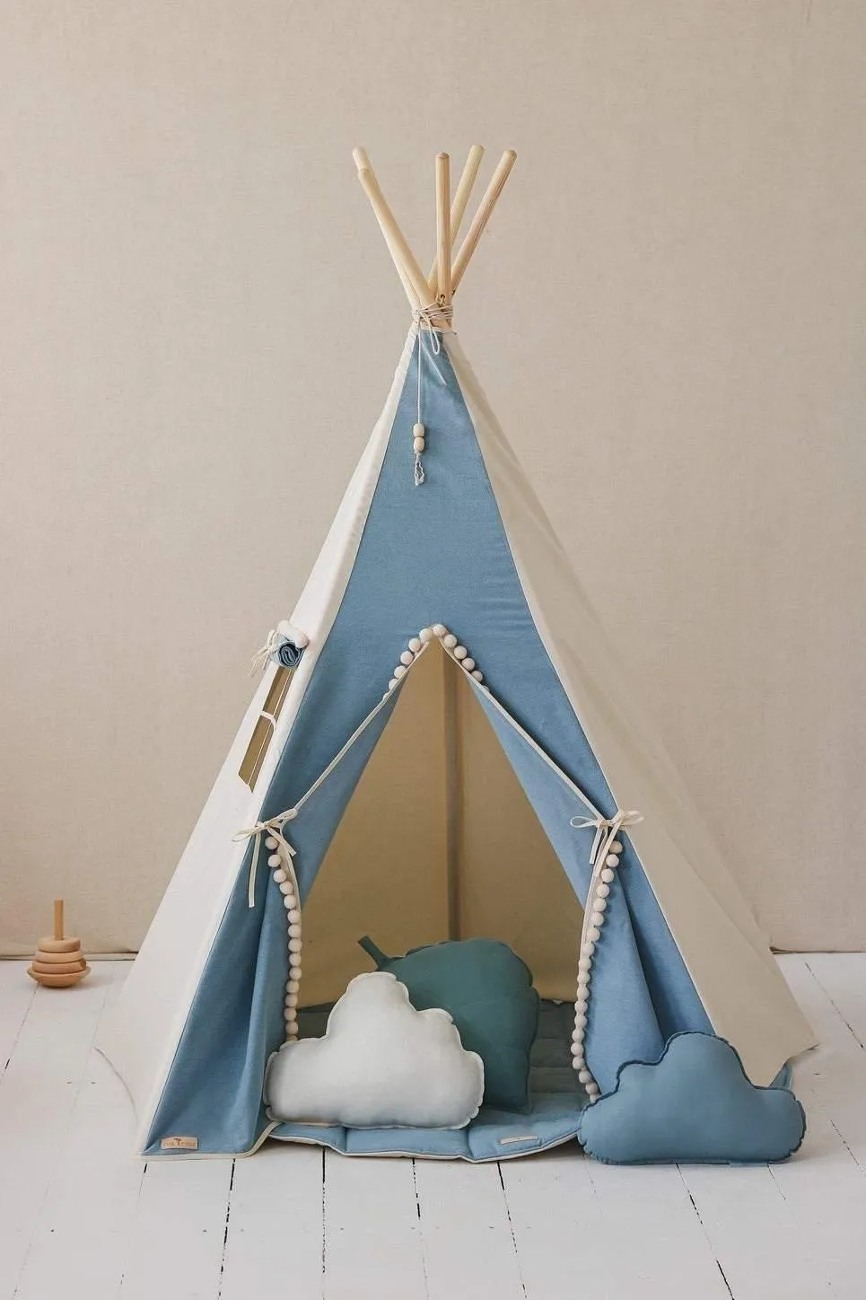 “Jeans” Teepee with Pompoms and Round Mat Set