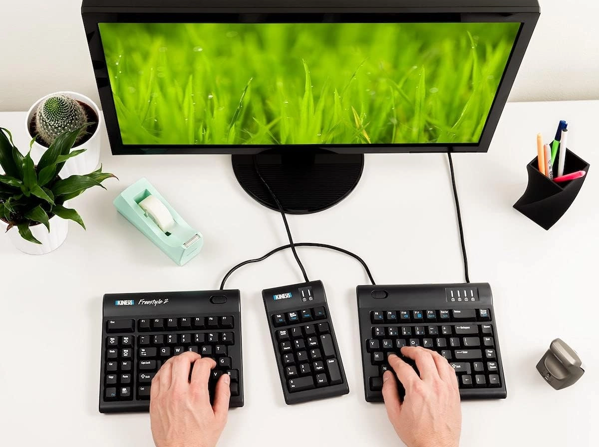 KINESIS Freestyle2 Ergonomic Keyboard for PC (9" or 20" Separation) (9" Separation)