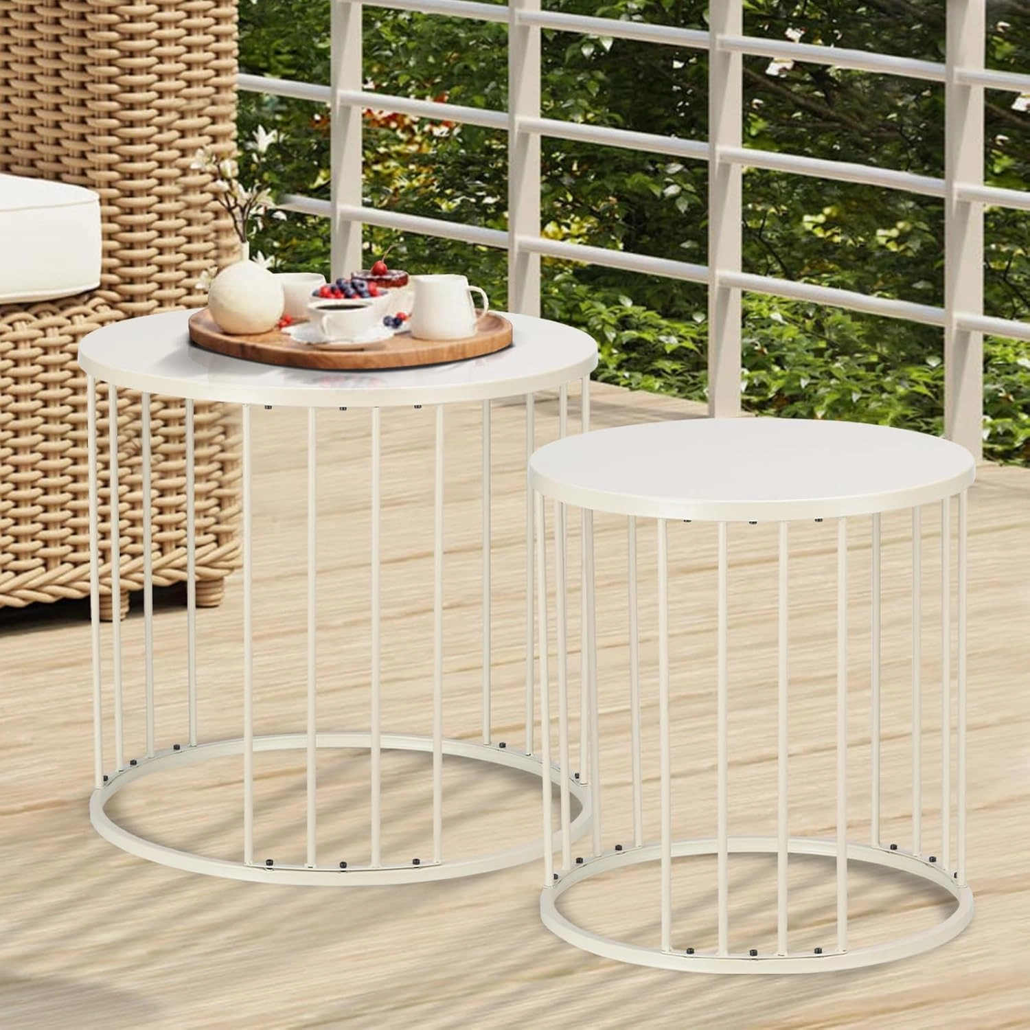 LEWIS&WAYNE Outdoor Side Table Set of 2, Metal Circle Accent End Tables for Balcony Backyard Garden Indoor Living Room, Durable Nesting Coffee Tables, 20” 16” Dia, White