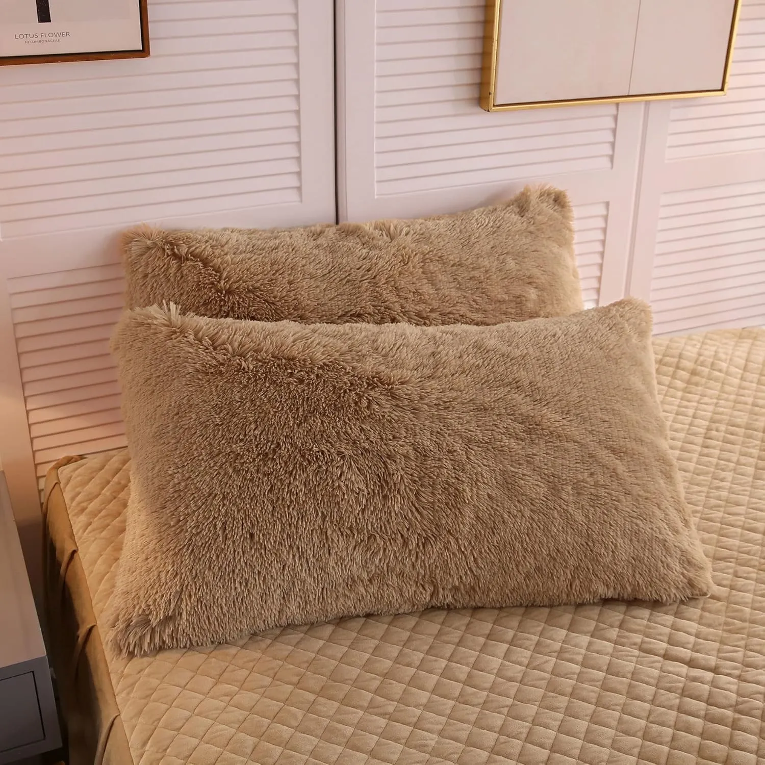 LIFEREVO 2 Pack Faux Fur Pillow Shams,Shaggy Plush Home Decorative Luxury Series Super Soft Furry Pillow Case with Zipper Closure for Home Sofa Couch Decoration,Standard (Camel,20"x26")