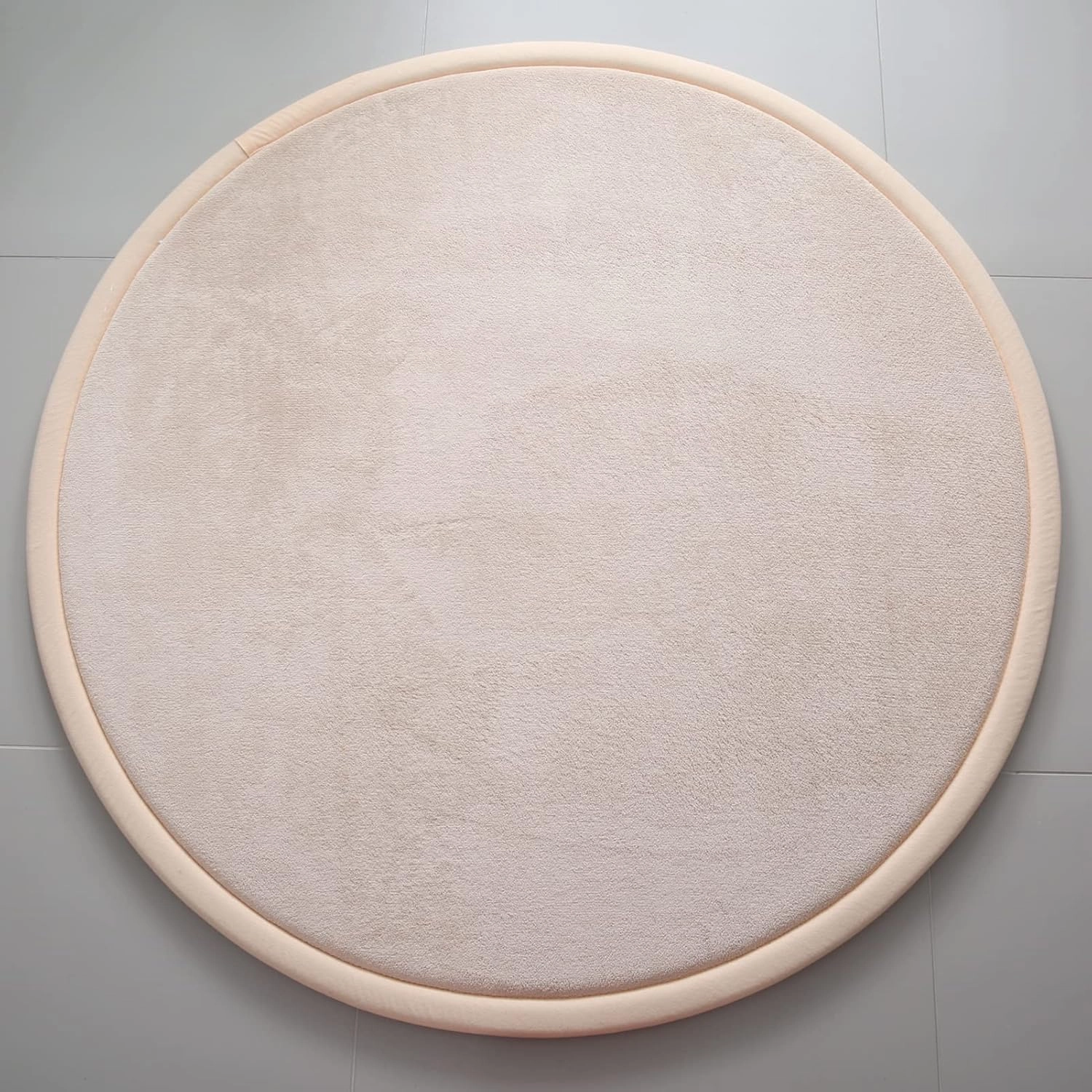 Loartee Thick Kids Round Rug - Coral Velvet Area Rugs, Memory Foam Circular Carpet for Nursery Playroom Home Decor Dormitory, Diameter 47 inch, Brown