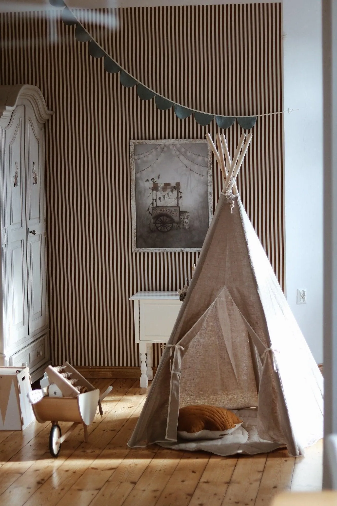 “Natural Linen” Teepee Tent and Leaf Mat Set