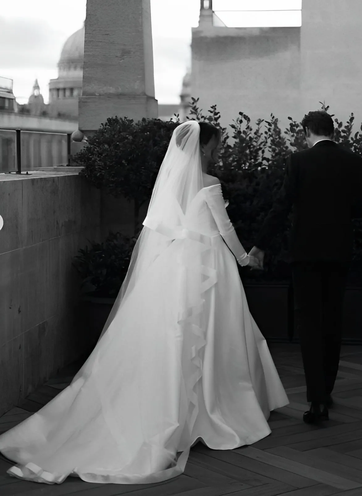 Off The Shoulder Wedding Dress with Elegant Ball Gown Long Sleeves