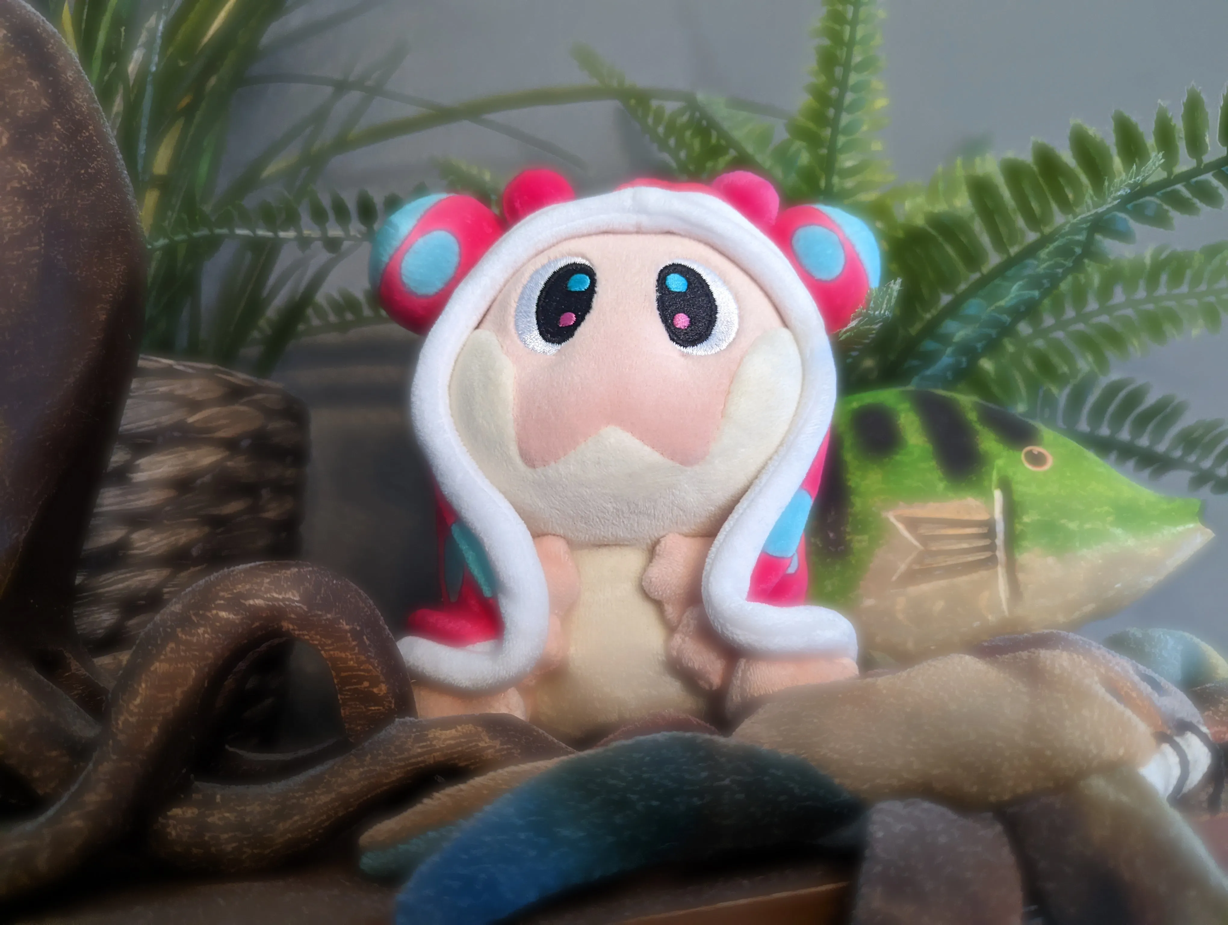 Snugooi - Original Lockémon Plushie    Holo Card - Neo-K - 5" x 4.5" x 5.5"