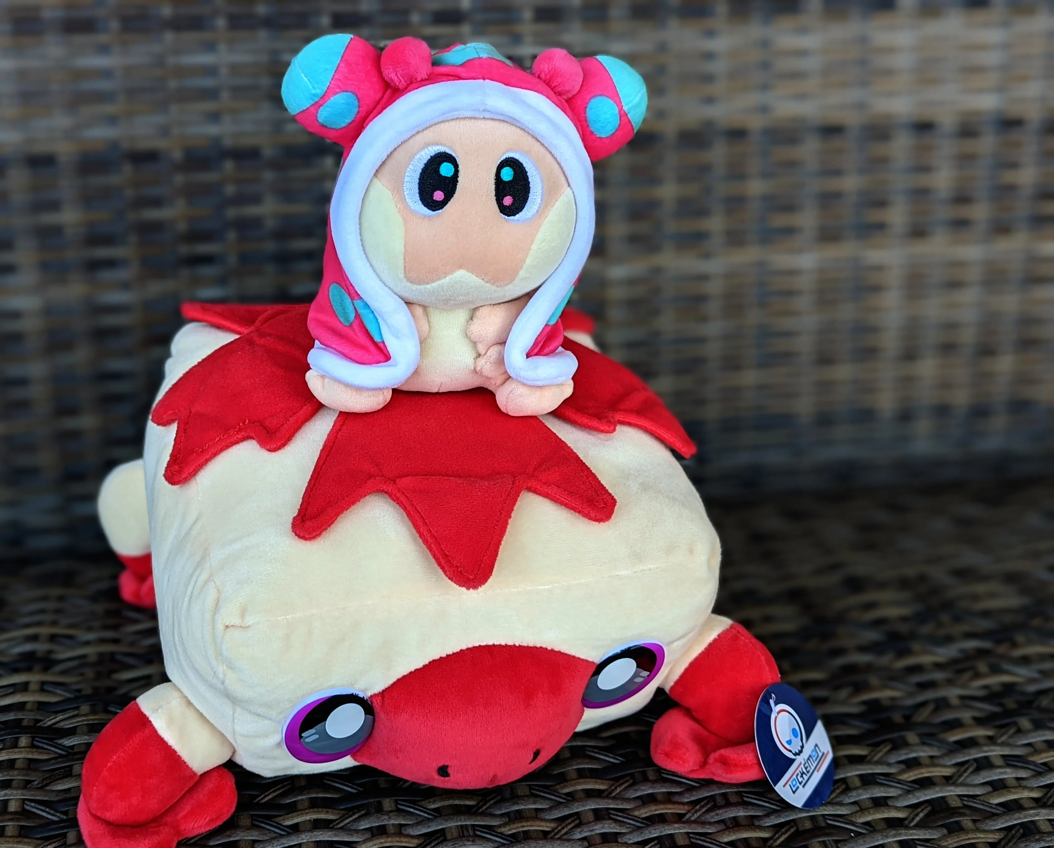 Snugooi - Original Lockémon Plushie    Holo Card - Neo-K - 5" x 4.5" x 5.5"